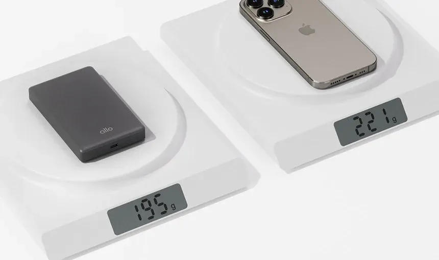 스마트폰보다 가벼운 메탈 바디