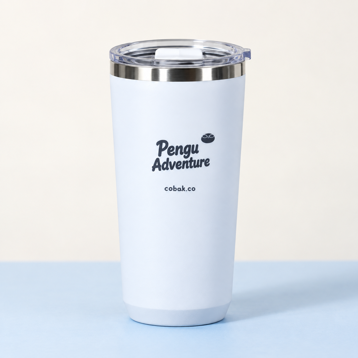 Pengu Adventure와 cobak.co 문구를 담은 화이트 리유저블 텀블러