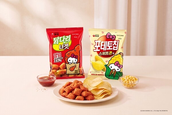 농심 신제품 2종: 헬로키티 패키지의 닭다리너겟 양념치킨맛과 포테토칩 스위트콘맛